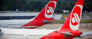 Auslaufmodelle. Airbus A330 für die Langstrecke von Air Berlin am Flughafen Düsseldorf.