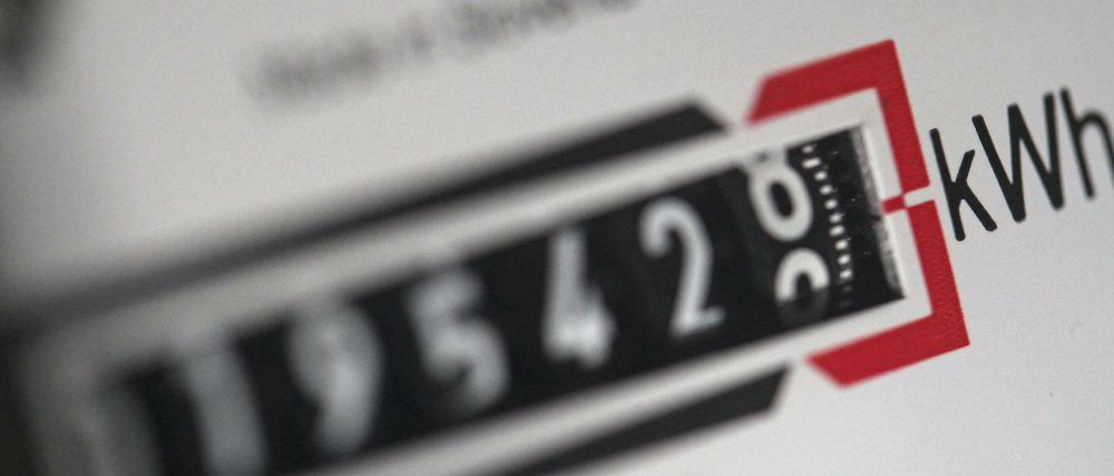 Strom für Privathaushalte und Gewerbetreibende wird seit Jahren in der Tendenz teurer. Grund sind Kosten für den ökologischen Umbau des Systems - die Energiewende.