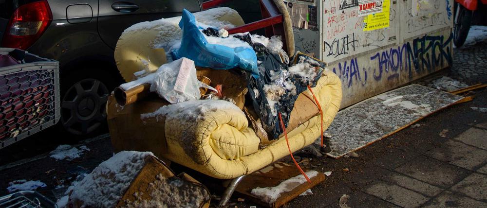 Wo etwas "zu verschenken" ist, was keiner will, sammelt sich schnell Müll aller Art.
