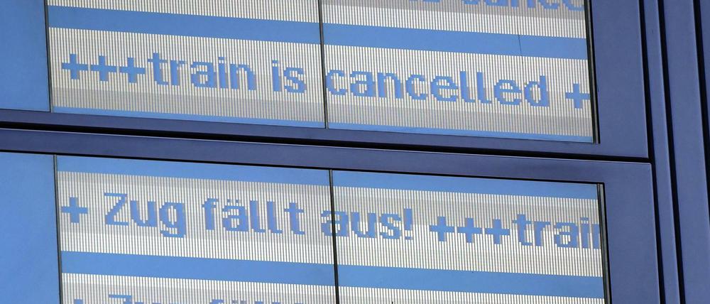 Auch zwei Tage nach dem Sturm fallen bei der Bahn weiterhin viele Züge aus