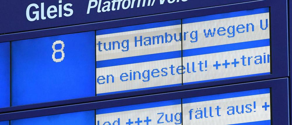 Wegen des Sturmtiefs hat die Bahn viele Verbindungen gestrichen.