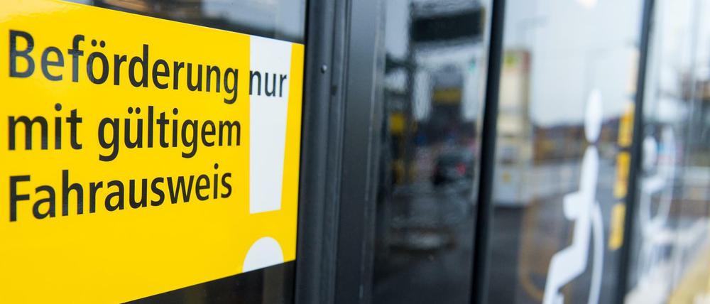 Wer nicht zahlt, muss fühlen. Das geht bis hin zu Gefängnisstrafen für Täter.