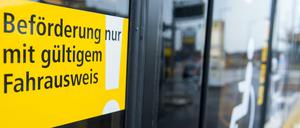 Wer nicht zahlt, muss fühlen. Das geht bis hin zu Gefängnisstrafen für Täter.
