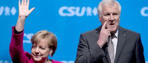 Wie geht ers weiter? Angela Merkel (CDU) und der bayerische Ministerpräsident Horst Seehofer (CSU).