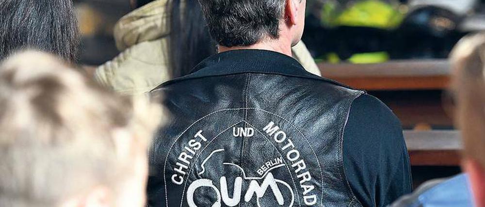 Andächtig in der St.-Hedwigs-Kathedrale. Der Solidaritätskorso wird seit 1974 veranstaltet.