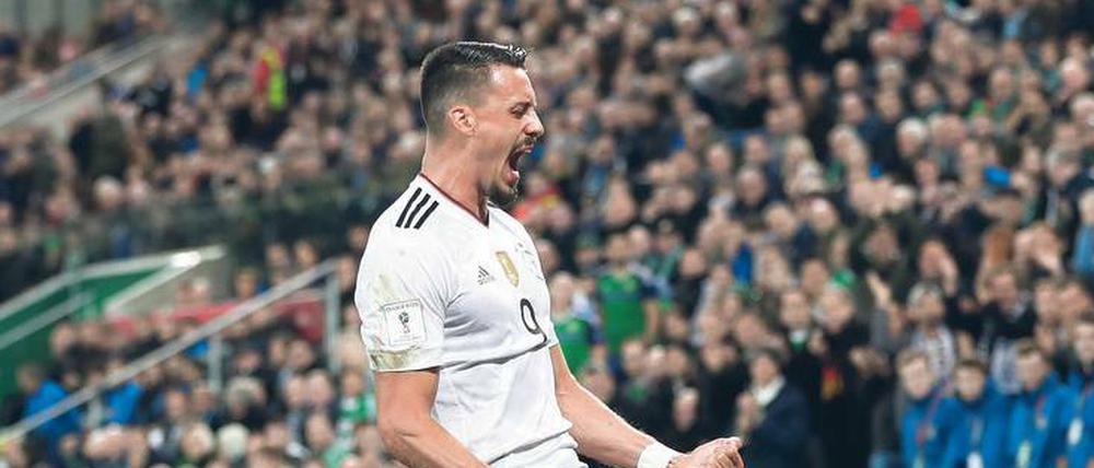 Ein Stürmer, ein Tor. Spieler wie Sandro Wagner müssen sich bei jedem Einsatz von ihrer besten Seite zeigen.
