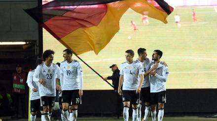 Weltrekord geknackt. Die deutschen Spieler jubeln beim 5:1 gegen Aserbaidschan.