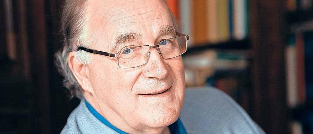 Grenzgänger. Sten Nadolny in seiner Wohnung in Berlin.