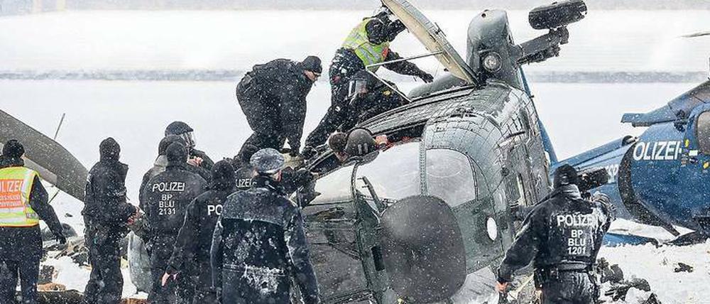 2013 kollidierten auf dem Maifeld bei einer Routineübung der Bundespolizei zwei Hubschrauber bei der Landung.