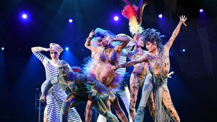 Tanzt wohl oder übel auch für AfD-Wähler: Das Tanz-Ensemble der aktuellen Revue „The One Grand Show“