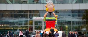 Ein Gallier in Germanien: Diese Asterix-Figur begrüßt bis Sonntag die Besucher des Frankreich-Pavillons der Frankfurter Buchmesse. 