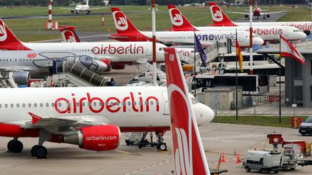 Maschinen der Fluggesellschaft Air Berlin auf dem Flughafen in Berlin-Tegel. (Archiv)