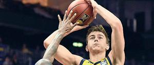 Weiter oben: Alba Berlins Nachwuchstalent Tim Schneider hat sich bei den Profis etabliert.