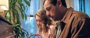 Danny (Adam Sandler) versucht für seine Tochter Eliza (Grace Van Patten) ein besserer Vater zu sein.