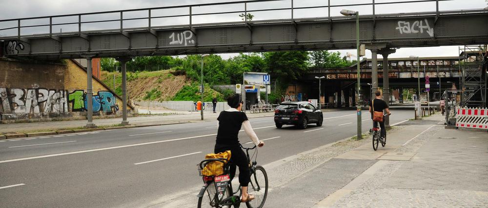 Die Yorckbrücken in der Yorckstraße in Berlin-Kreuzberg.