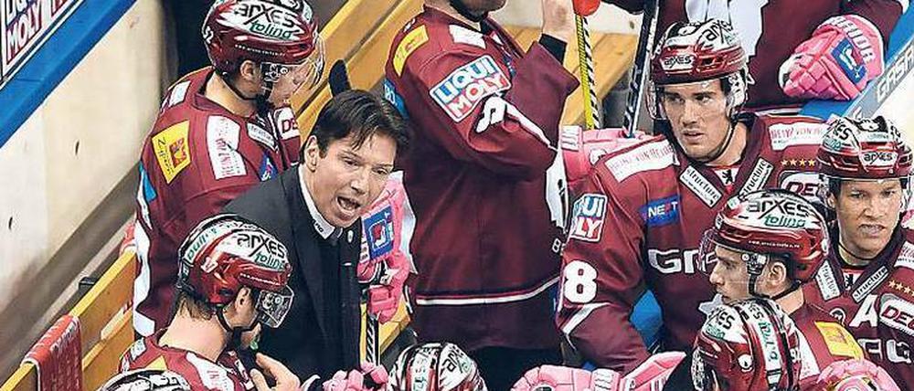 Nur nicht unterschätzen. Eisbären-Trainer Uwe Krupp im Einsatz. 