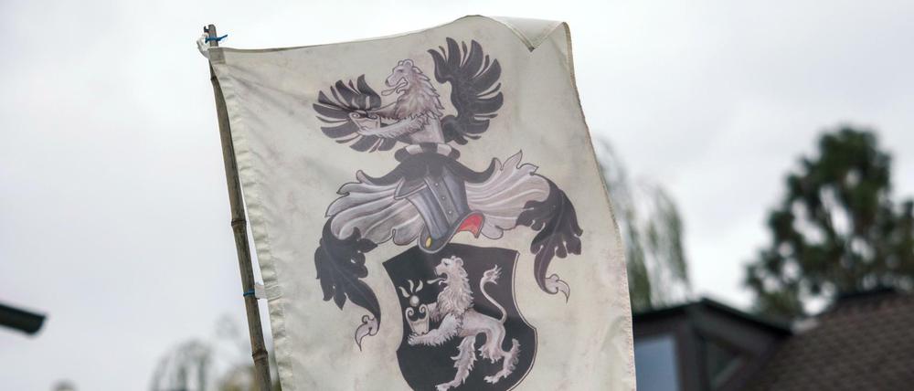 Flagge auf dem Grundstück eines Reichsbürgers in Georgensgmünd (Bayern).
