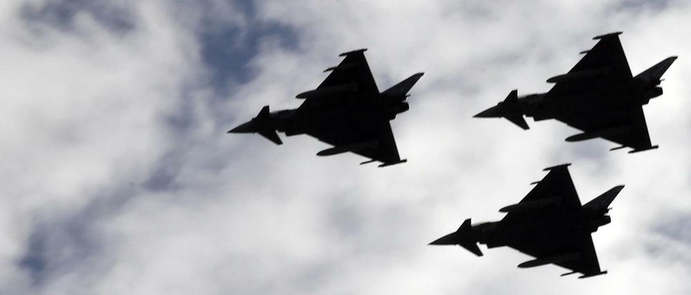 Beim Absturz eines spanischen Eurofighters kam am Donnerstag ein Pilot ums Leben.