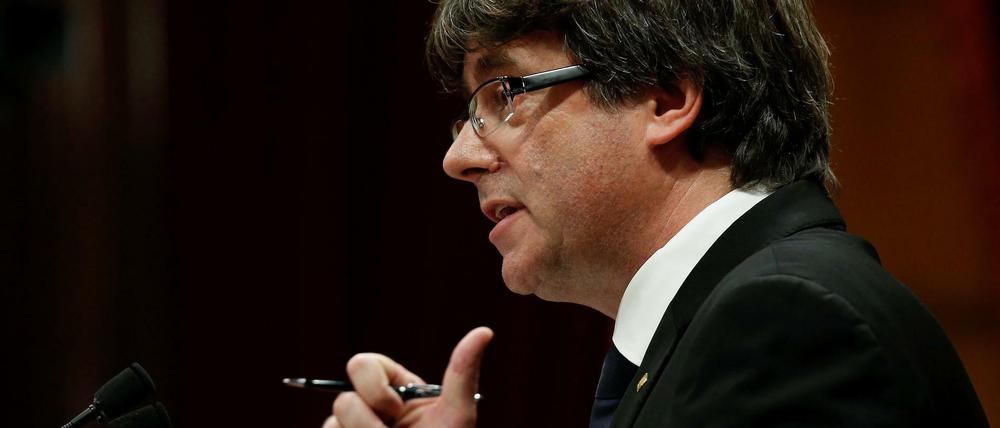 Carles Puigdemont bei seiner Rede im Regionalparlament in Barcelona.