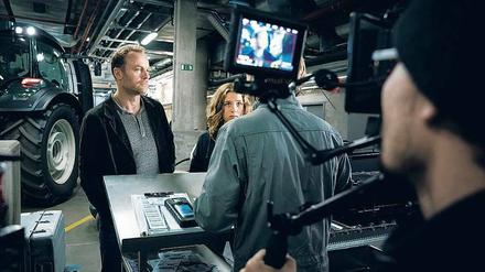 In „Acht Tage“ sucht Physiklehrer Uli (Mark Waschke) mit Tochter Leonie (Lena Klenke) im Bunker unter Berlin Zuflucht. 