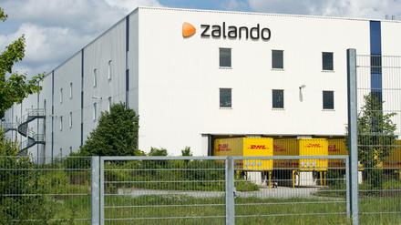 Das Zalando-Logistikzentrum in Brieselang wird auch in Zukunft mit den öffentlichen Verkehrsmitteln zu erreichen sein.