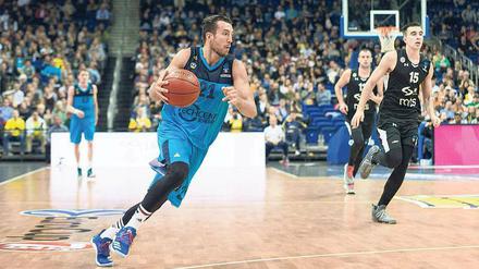 Volle Attacke: Nach seiner Verletzungspause greift Spencer Butterfield bei Alba Berlin wieder an. Am Freitagabend geht es für sein Team nach Göttingen.