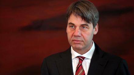 Passt zu Merkels Team. Jan Hecker steht nicht im Verdacht, in die erste Reihe zu drängen.