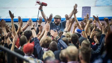 Als das Schweigen vorbei war. Ab Mitte des ersten Drittels jubelten die Fans der Eisbären dann doch am Donnerstag.