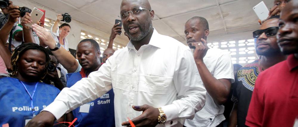 George Weah gab seine Stimme in Monrovia ab.