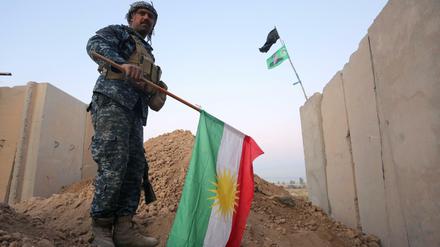 Ein irakischer Soldat in Kirkuk, wo die Regierungstruppen den Gouverneurssitz der Provinz eingenommen haben.