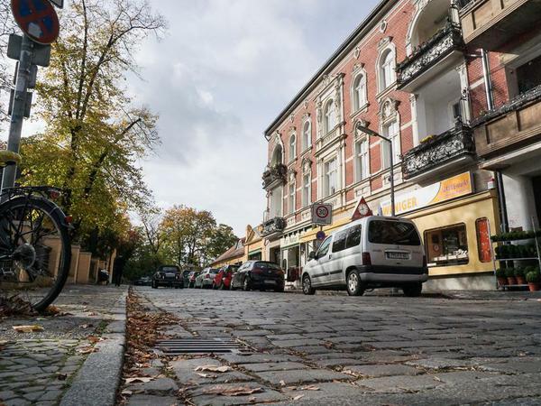 Der Bezirk überlegt, den kleinen Teltower Damm nicht nur samstags, sondern generell für den Autoverkehr zu sperren.