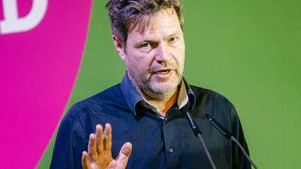Schleswig-Holsteins Umweltminister Robert Habeck (Bündnis90/Die Grünen) mahnt alle Beteiligten zur Zurückhaltung.