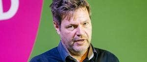 Schleswig-Holsteins Umweltminister Robert Habeck (Bündnis90/Die Grünen) mahnt alle Beteiligten zur Zurückhaltung.