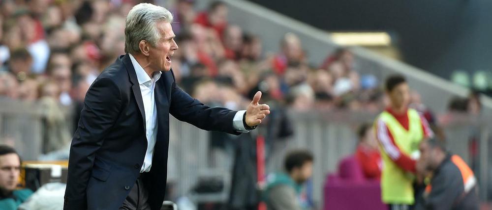 Auch mit 72 Jahren noch sehr engagiert an der Seitenlinie: Jupp Heynckes.
