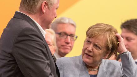 Der Spitzenkandidat der CDU, Bernd Althusmann, und Bundeskanzlerin Angela Merkel.