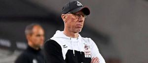 Die Diskussionen um Trainer Peter Stöger dürften damit in den nächsten Tagen immer größer werden.