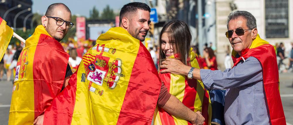 Protest gegen die Unabhängigkeitsbestrebungen Kataloniens in Barcelona in Katalonien 