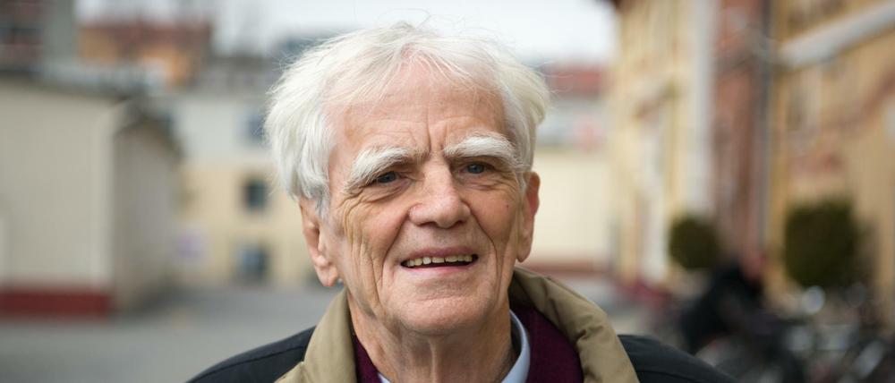 Hans-Christian Ströbele ist für seinen Einsatz in Integration, interkultureller Verständigung und Gerechtigkeit bekannt.