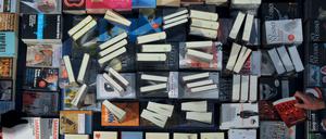 Büchertisch von der Leipziger Buchmesse 2015.