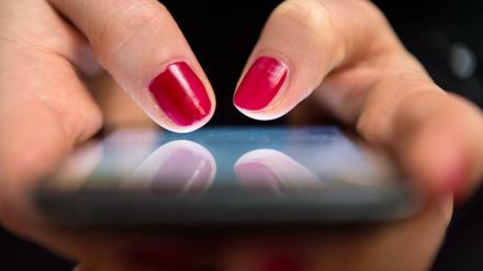 Texten statt Telefonieren: Einer Studie zufolge sind Messenger beliebter als das Telefon.