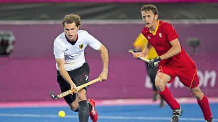 Trikottausch: Xavier Reckinger (r.) hat mit Belgien gegen Deutschlang gespielt. Jetzt wird er neuer Bundestrainer der deutschen Frauen. 