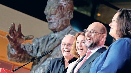 Erleichterung. Die SPD-Führung kann ihr Glück kaum fassen.