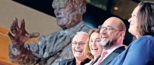 Erleichterung. Die SPD-Führung kann ihr Glück kaum fassen.