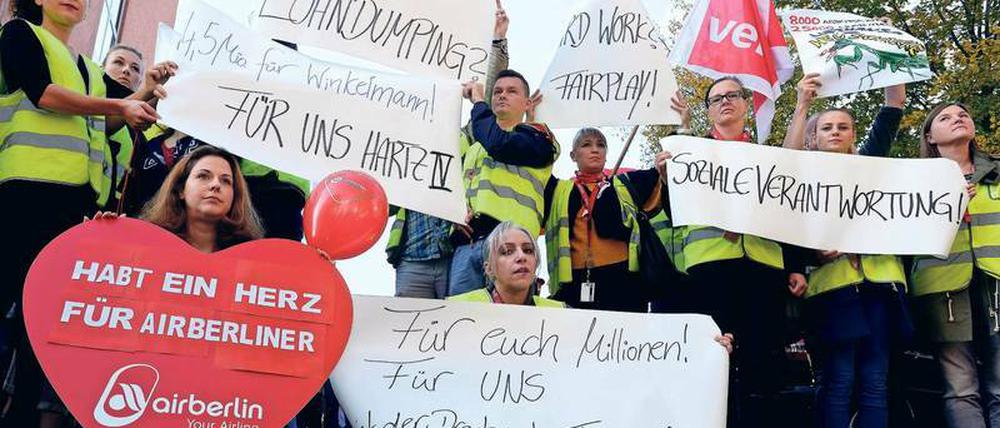 „Aktive Mittagspause“ taufte Verdi diese einstündige Protestaktion an der Air-Berlin-Zentrale am Montag. 