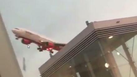 Das aufsehenerregende Flugmanöver der letzten Air-Berlin-Maschine aus den USA nach Düsseldorf beschäftigt nun das Luftfahrt-Bundesamt. 