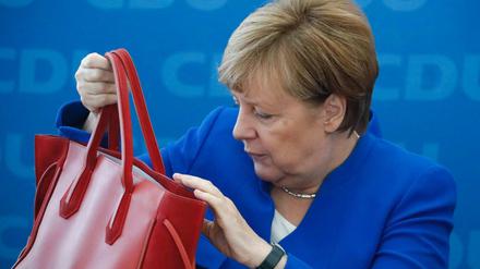 Wo war nochmal? Kurz vor Beginn der Sondierungen sucht auch die Kanzlerin nach der richtigen Strategie für die Union.