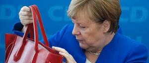 Wo war nochmal? Kurz vor Beginn der Sondierungen sucht auch die Kanzlerin nach der richtigen Strategie für die Union.