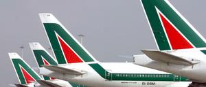 Flugzeuge der Alitalia auf dem Flughafen ´Leonardo da Vinci» in Rom.