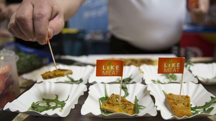 Fleisch - nein danke. Appetithappen auf einer Vegetariermesse.  