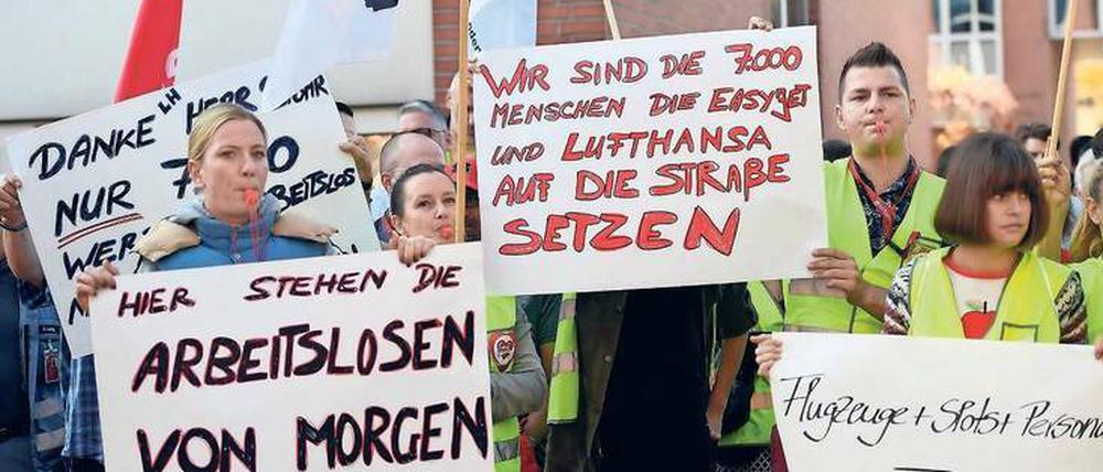 Protest. Angestellte von Air Berlin am Montag bei einer Kundgebung an der Firmenzentrale.